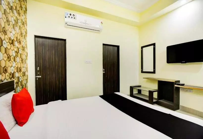 هتل Capital O 64337 Madhuvan Pool And Resort
