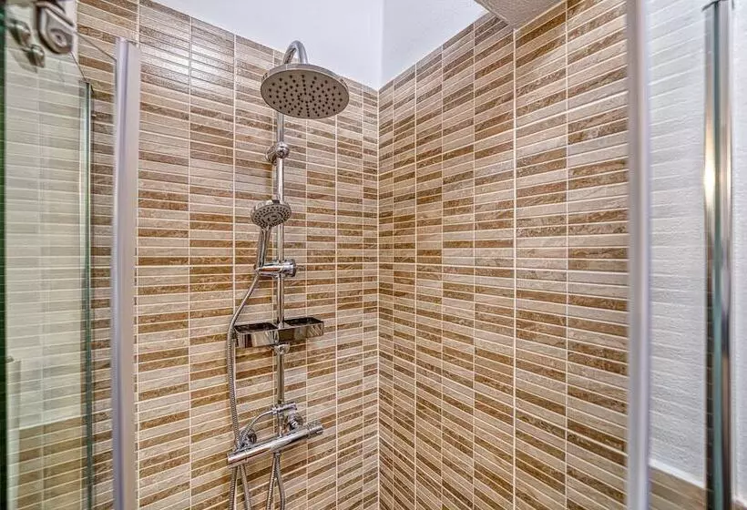 پانسیون T House