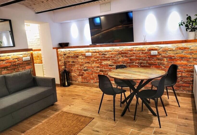 پانسیون T House