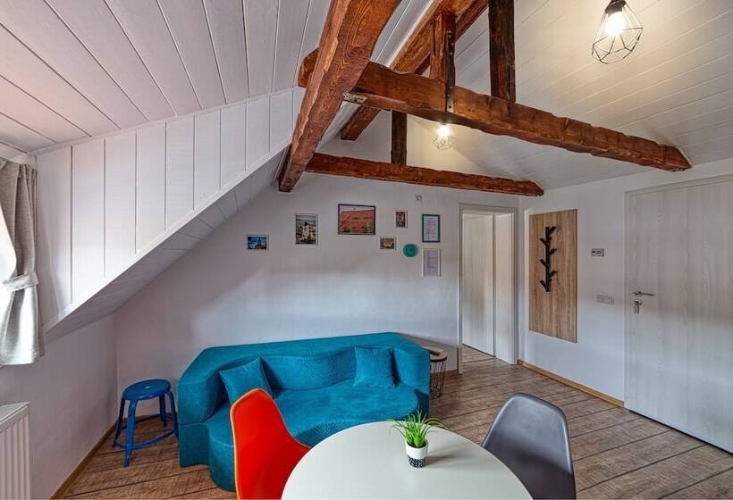 پانسیون T House