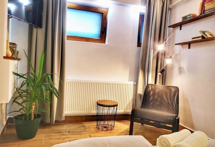 پانسیون T House