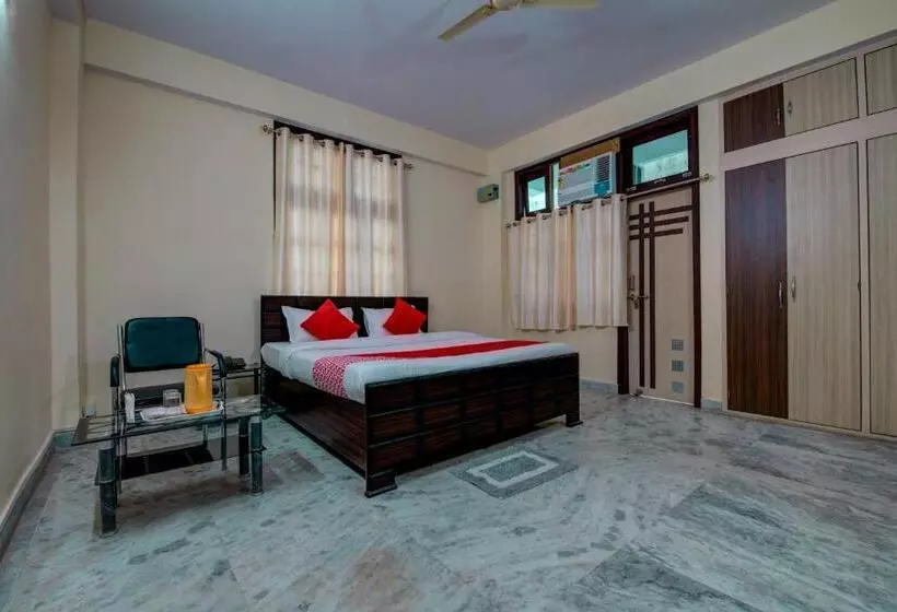 Super Hotel O Rajbanshi Nagar