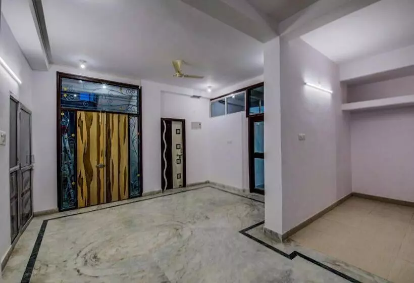 Super Hotel O Rajbanshi Nagar