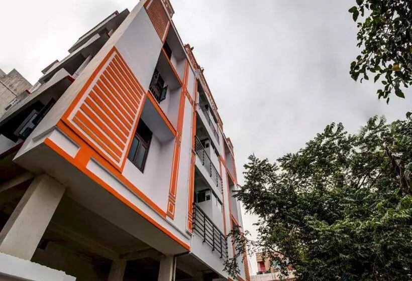 Super Hotel O Rajbanshi Nagar