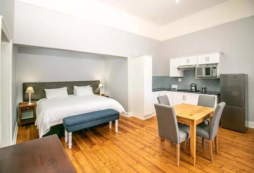 Majatalo Victorian Square Guesthouse