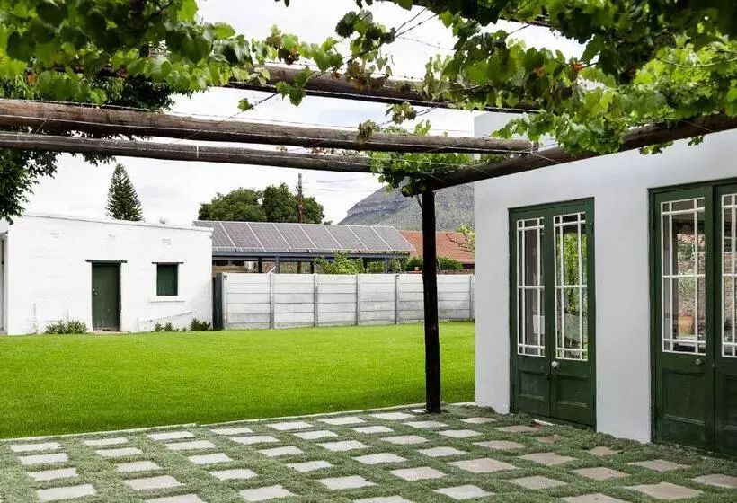 Majatalo Victorian Square Guesthouse