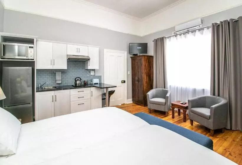 Majatalo Victorian Square Guesthouse