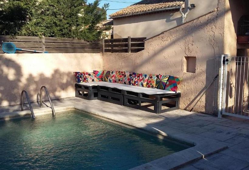 צימר Beau Mas Provençal Avec Piscine