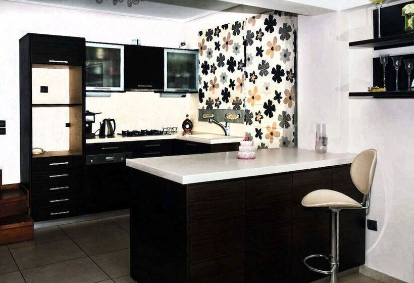 City & Sea Two Floor Flat With View Next To Metro