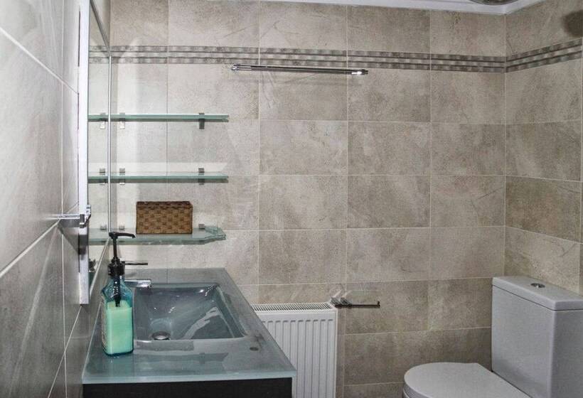 City & Sea Two Floor Flat With View Next To Metro