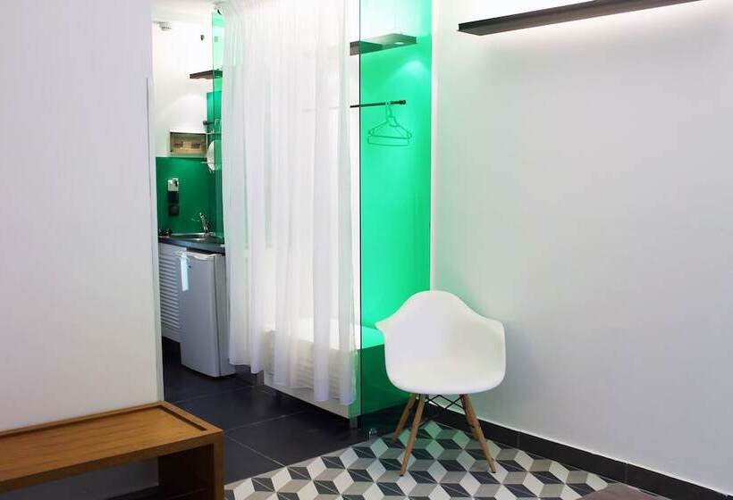 Despotiko Apartment Hotel & Suites