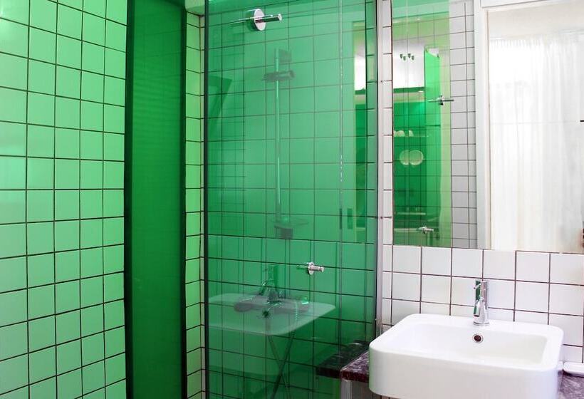 Despotiko Apartment Hotel & Suites