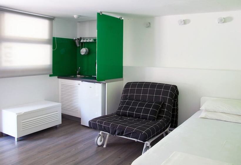 Despotiko Apartment Hotel & Suites