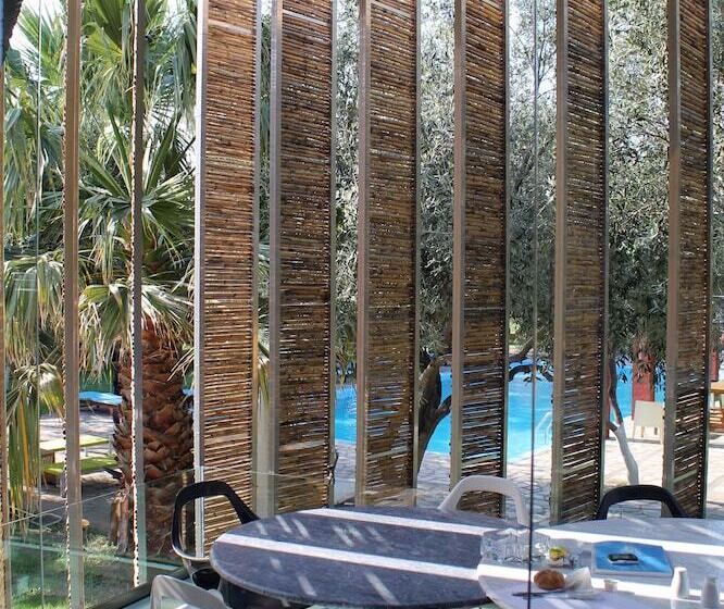 Despotiko Apartment Hotel & Suites