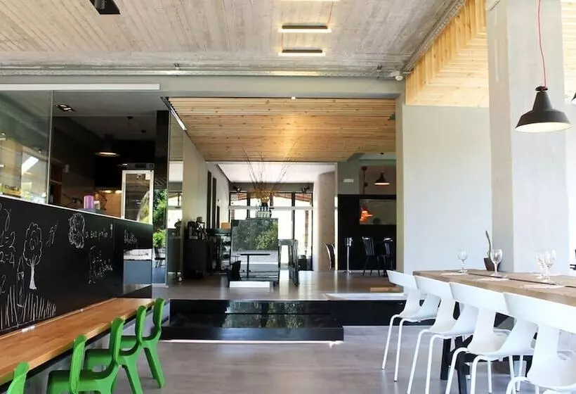 Despotiko Apartment Hotel & Suites