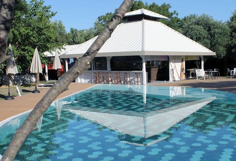 Despotiko Apartment Hotel & Suites