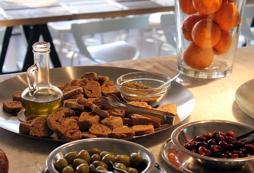 Despotiko Apartment Hotel & Suites