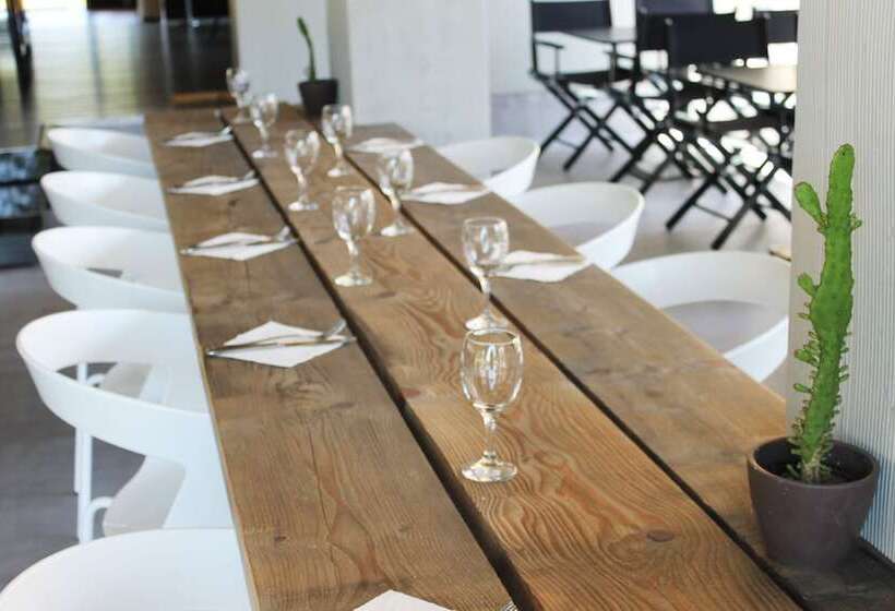 Despotiko Apartment Hotel & Suites