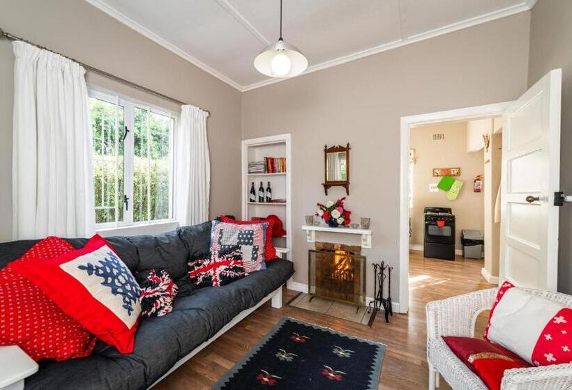 فندق Belfield Wines And Farm Cottages