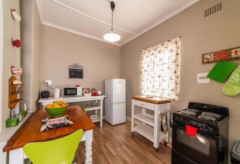 فندق Belfield Wines And Farm Cottages