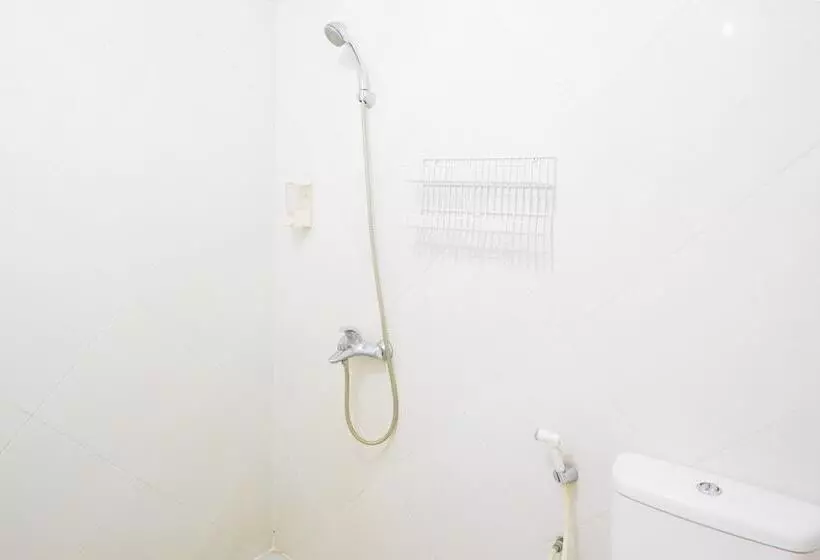 ホテル Reddoorz Syariah Near Ragunan Zoo 3