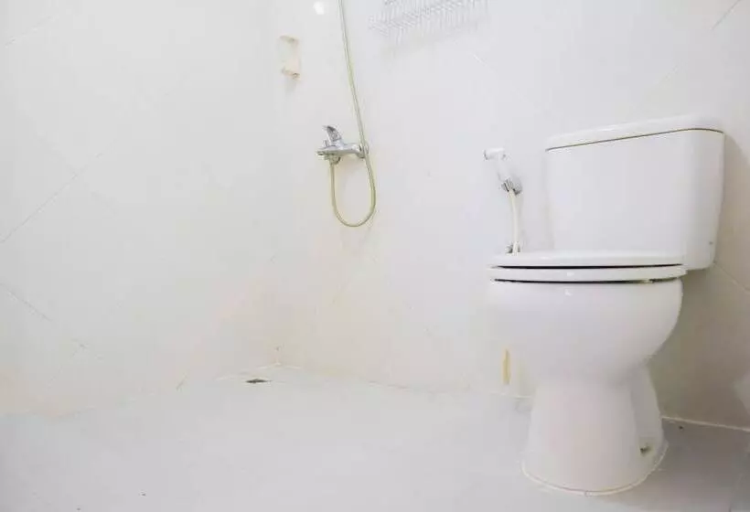 ホテル Reddoorz Syariah Near Ragunan Zoo 3