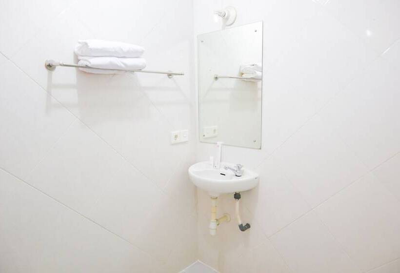 فندق Reddoorz Syariah Near Ragunan Zoo 3