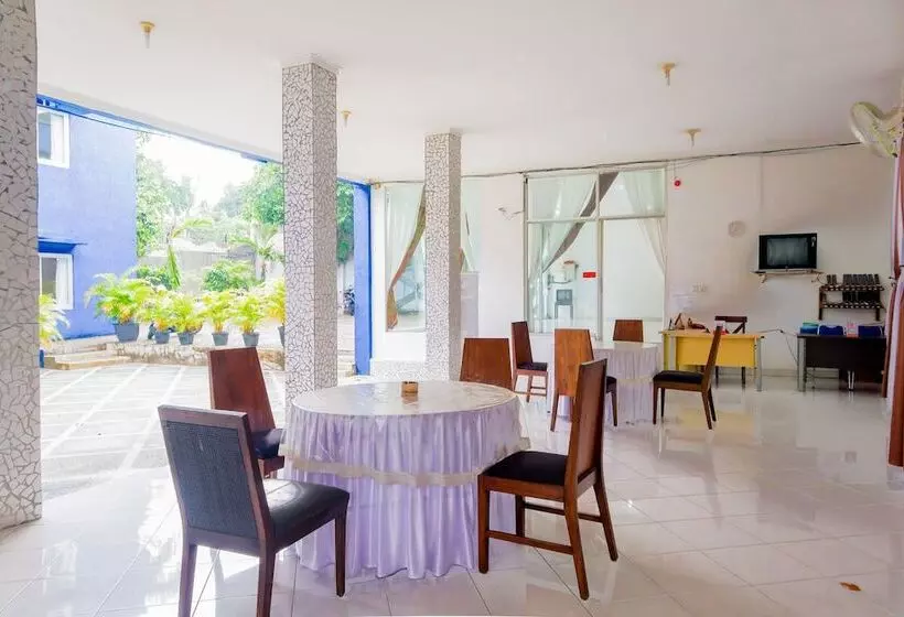 ホテル Reddoorz Syariah Near Ragunan Zoo 3