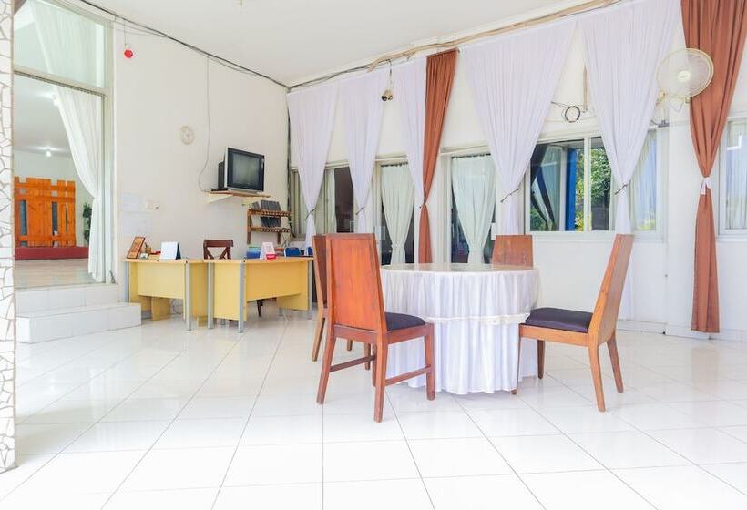 فندق Reddoorz Syariah Near Ragunan Zoo 3