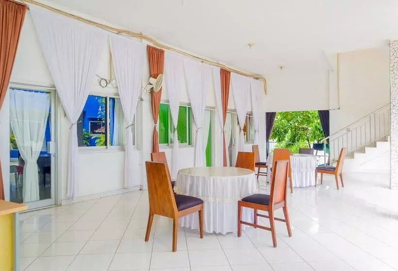 ホテル Reddoorz Syariah Near Ragunan Zoo 3