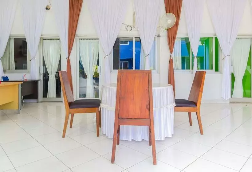 ホテル Reddoorz Syariah Near Ragunan Zoo 3