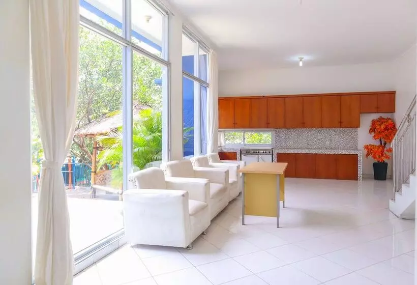 ホテル Reddoorz Syariah Near Ragunan Zoo 3