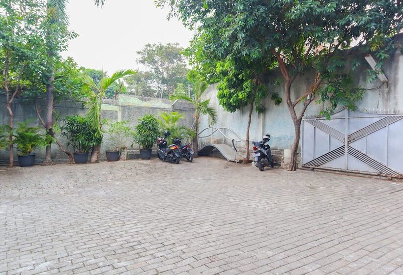 فندق Reddoorz Syariah Near Ragunan Zoo 3