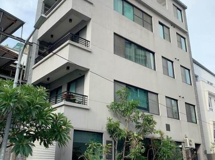 پانسیون Lea's Apartment A