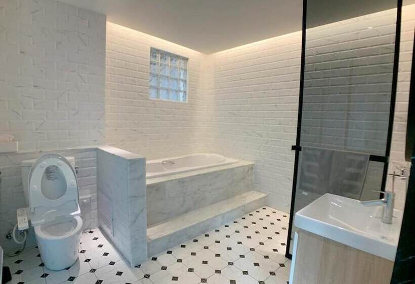 پانسیون Lea's Apartment A