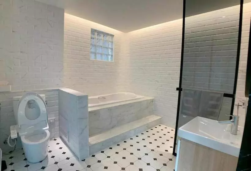 پانسیون Lea's Apartment A