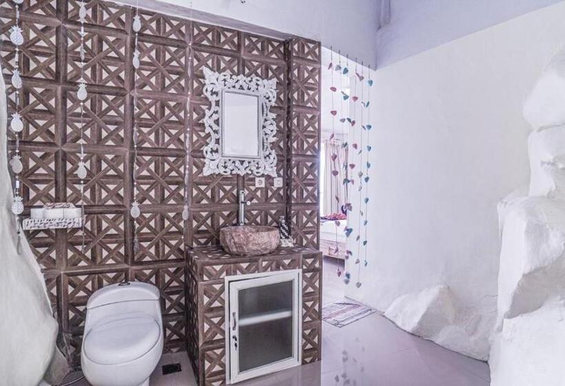 פנסיון Waenis Sunset View Hotel And Restaurant, Amed, Bali