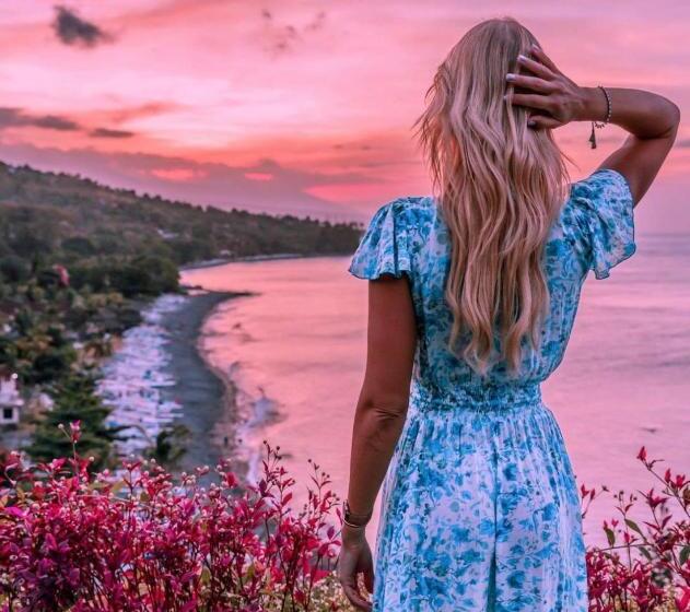 פנסיון Waenis Sunset View Hotel And Restaurant, Amed, Bali