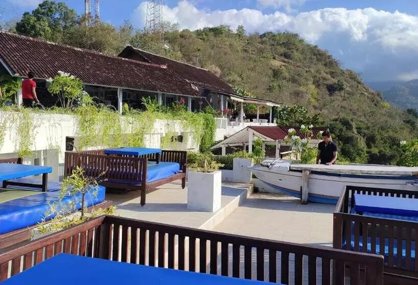 پانسیون Waenis Sunset View Hotel And Restaurant, Amed, Bali