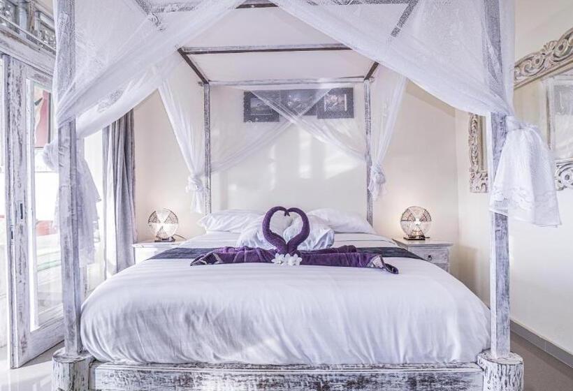 פנסיון Waenis Sunset View Hotel And Restaurant, Amed, Bali