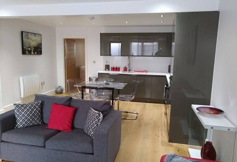 Riis Apartments Camberley