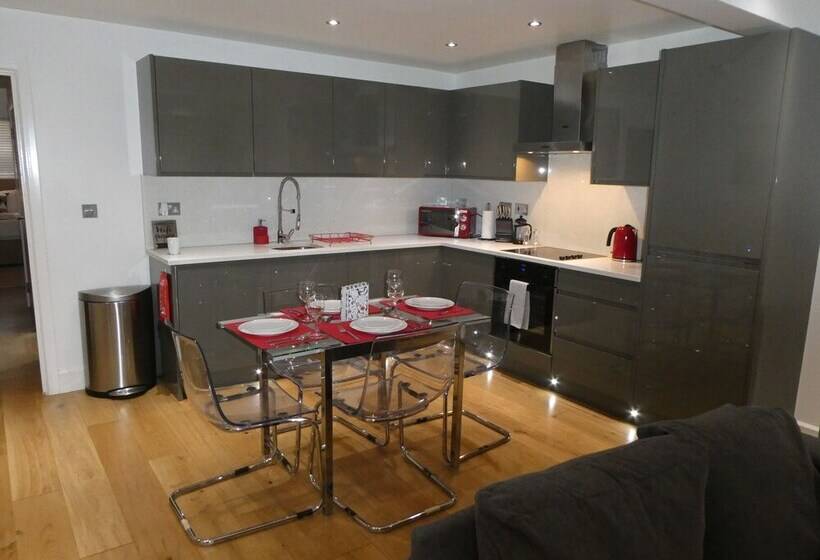 Riis Apartments Camberley