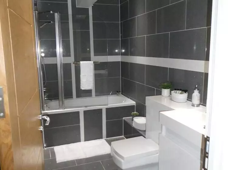 Riis Apartments Camberley