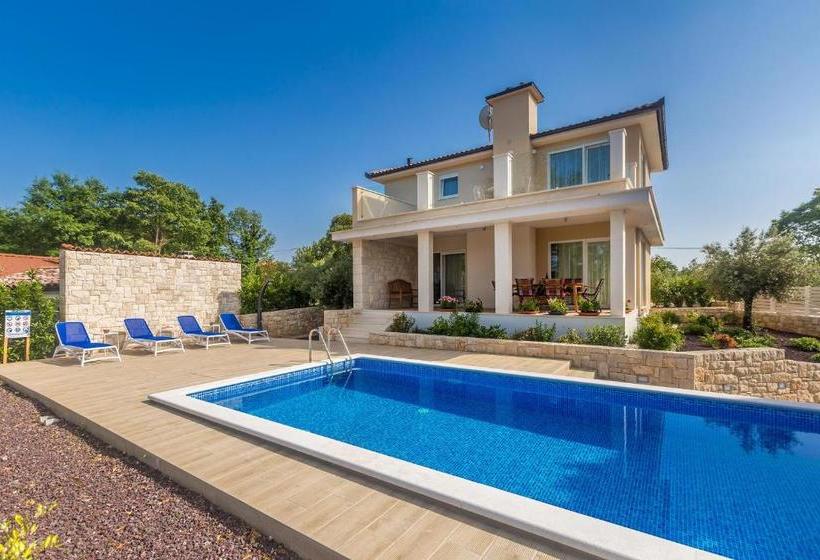 Villa Roko With Pool And Sauna