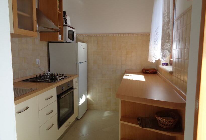 Gorgeous Tone Apartment