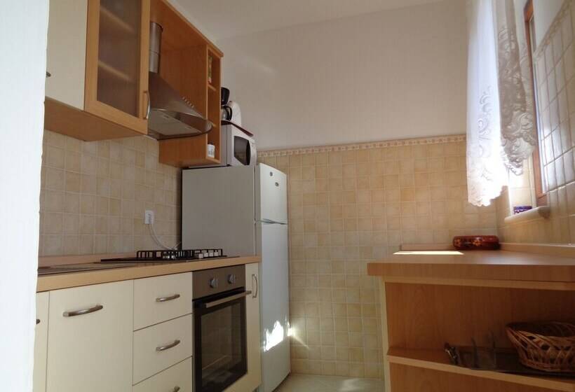 Gorgeous Tone Apartment