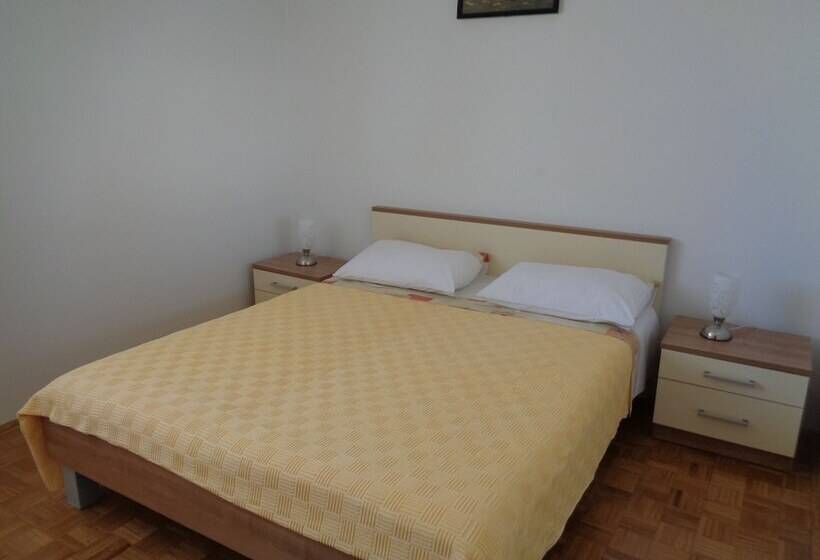 Gorgeous Tone Apartment