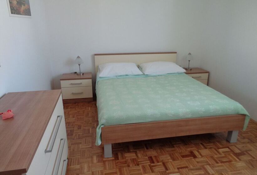 Gorgeous Tone Apartment