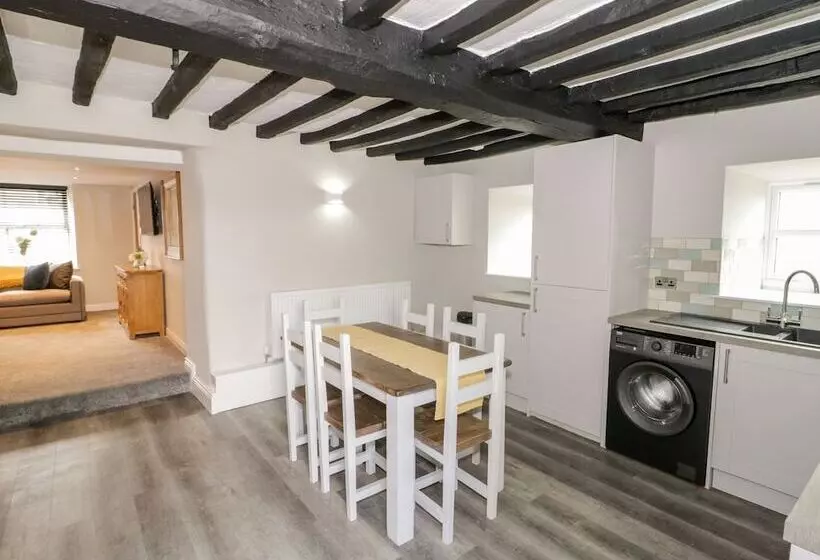 Hostelli The Blue Lion