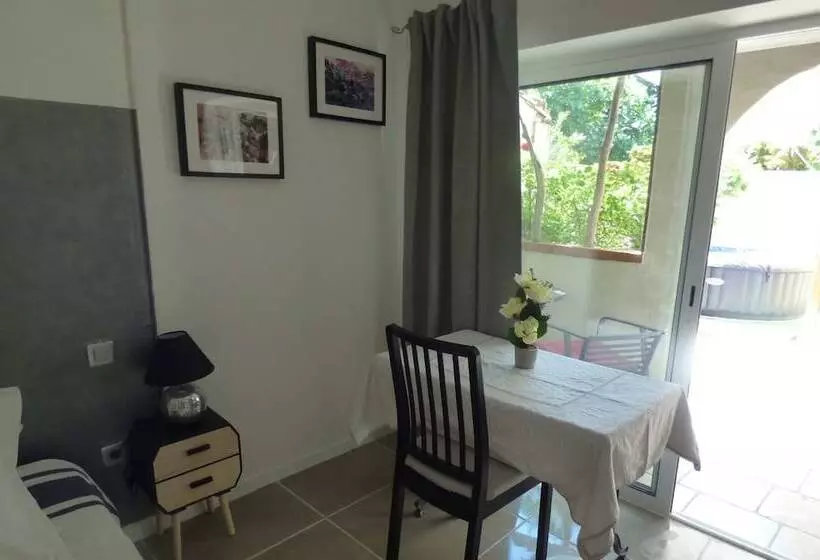 Mas Maurane Chambre D Hôte Avec Spa Privé Aux Portes D Arles